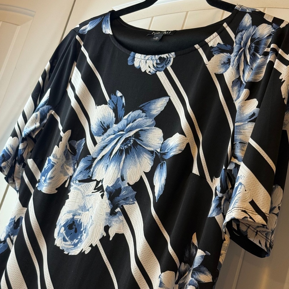 ✨Roz & Ali Women Black Blue Floral Stripe Short Sleeve Knee Length Dress Size M - Picture 5 of 8
